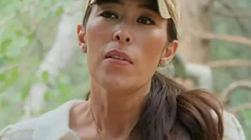 Fixer Upper : Colorado Mountain House Sweat polo rayé Joanna Gaine porté par elle-même (Joanna Gaines) tel que vu dans Fixer Upper : Colorado Mountain House (S01E01)