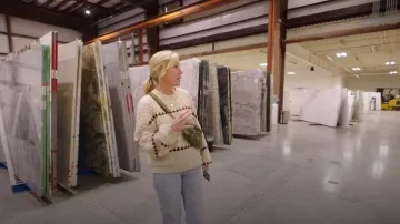 Okiwam Long Sleeve Sweaters Crew Neck Striped Color Block Pullover worn by Jenny Marrs as seen in Fixer to Fabulous (S07E04)