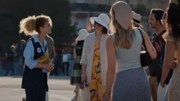 Longchamp Le Pilage Filet L Mesh Bag in White worn by Yvette as seen in Emily in Paris (S05E07)