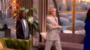 The Frankie Shop Dunbar Pleated Trousers worn by Sara Haines as seen in The View on January 5, 2026