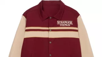 Chaqueta retro Varsity con logo de Stranger Things en Stranger Things (S05E08)