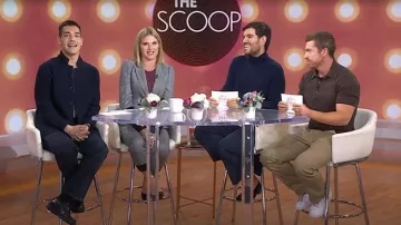 Polo de seda y algodón de diamantes de Todd Snyder llevado por Evan Real como se ve en Today with Jenna & Friends el 5 de enero de 2026