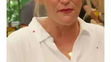 Fixer To Fabulous S7 Jenny Marrs Stars Print Shirt worn by (Jenny Marrs) in Fixer to Fabulous