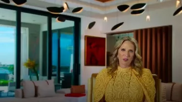 Vestido Salvina Tuscany Yellow worn by Hilary Musser as seen in Members Only: Palm Beach (S01E01)