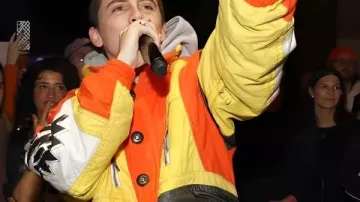 Airbnb Hosts Table Tennis Timothée Chalamet Marty Supreme Jacket