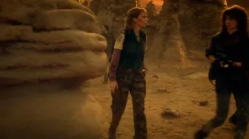 Netherlands Army Cold War Era DPM Combat Trousers worn by Robin Buckley (Maya Hawke) as seen in Stranger Things (S05E08)