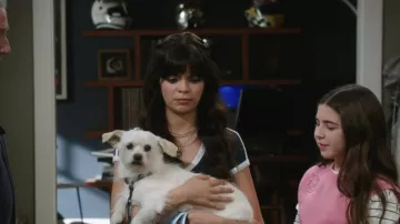 Edikted Los Angeles Crop Stretch Cotton T Shirt worn by Lily Martinez (Isabella Feliciana) as seen in Shifting Gears (S02E09)