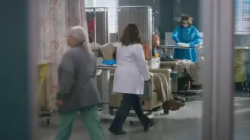 On Cloudsurfer Road-Running Shoes worn by Miranda Bailey (Chandra Wilson) as seen in Grey's Anatomy (S22E07)