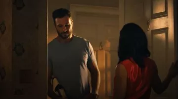 Rails Johnny T-Shirt worn by Richard (Pablo Schreiber) as seen in HIS & HERS (S01E03)