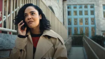 Chemisier à manches longues de Vince Bias porté par Anna Andrews (Tessa Thompson) tel que vu dans HIS & HERS (S01E04)