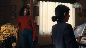 Chanel Medium Classic Cerf Tote worn by Anna Andrews (Tessa Thompson) as seen in HIS & HERS (S01E05)