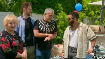 Camisa de punto de punto de Zara usada por Reza Jackson tal como se ve en The Valley: Persian Style (S01E01)