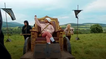 Lululemon Scuba Oversized 1/2 Zip worn by Candiace Dillard Bassett as seen in The Traitors (S04E02)