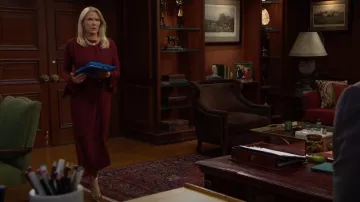 Vestido largo de manga larga con drapeado de Commense llevado por Brooke Logan (Katherine Kelly Lang) visto en The Bold and the Beautiful el 10 de enero de 2026