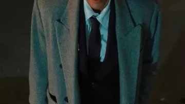 Relationship Goals Kelly Rowland Grey Coat worn by Leah Caldwell (Kelly Rowland) in Relationship Goals