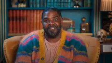 Cárdigan Marni Mohair 'Multicolor' usado por Ron Funches como se ve en The Traitors (S04E03)