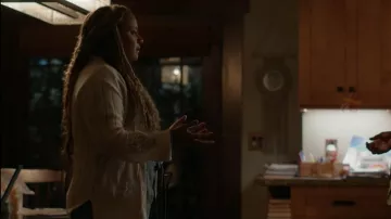 Cárdigan de encaje de lana a rayas Stella McCartney usado por Karen Wilson (Tracie Thoms) visto en 9-1-1 (S09E07)