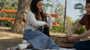Veja Campo O.T. Leather Sneakers worn by Cecilia as seen in 9-1-1 (S09E07)