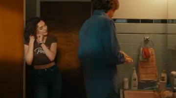 Levi's Super Low Flared Jeans worn by Ariana Medina (Paulina Chávez) as seen in Landman (S02E09)