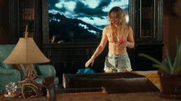 Kulani Kinis Viva Vacation Triangle Bikini Top worn by Ainsley Norris (Michelle Randolph) as seen in Landman (S02E09)