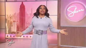 Vestido de punto de manga larga de Veronica Beard Nami llevado por Sherri Shepherd tal como se ve en Sherri el 7 de enero de 2026