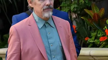 Ethan Hawke LA 2026 Pink Suit