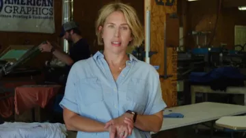 Cloth & Stone Chambray Short Sleeve Button Front Shirt worn by Erin Napier as seen in Home Town (S10E02)
