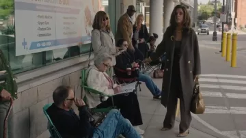 Sam Edelman Hazel Sandals worn by Kris (Meredith MacNeill) as seen in Small Achievable Goals (S02E02)