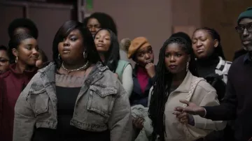 Fashion Nova No Explanation Hooded Denim Jacket worn by Krystal (Raven Goodwin) as seen in Abbott Elementary (S05E10)