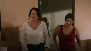 Madewell The Signature Knit Button-Front Sweater Tank worn by Tamara Colins (Dylan Conrique) as seen in The Rookie (S08E02)