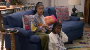Forever 21 Whipstitched Star Sweater worn by Sydney Robinson (Ayaamii Sledge) as seen in The Upshaws (S07E03)
