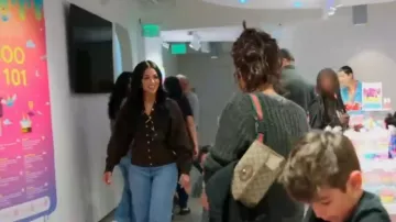 Zara Fitted Waist Knitted Cardigan worn by Natasha Kashanian Boroumand as seen in The Valley: Persian Style (S01E02)