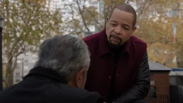 Veste en tweed à manches en cuir Bugatchi portée par Odafin 'Fin' Tutuola (Ice-T) telle que vue dans Law & Order : Unité des victimes spéciales (S27E10)
