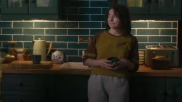 Zara Varsity Text T-Shirt worn by Harper Fenn (Hazel Doupe) as seen in Sanctuary: A Witch's Tale (S02E03)