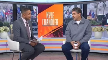 Frame Zip Up Wool Sweater worn by Kyle Chandler as seen in Today on January 14, 2026