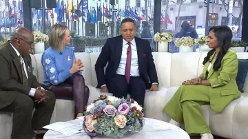 Mango Linen-blend Suit Blazer worn by Niro Feliciano as seen in Today on January 15, 2026