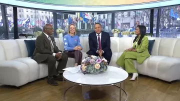 Mango Straight-fit Linen-blend Suit Pants worn by Niro Feliciano as seen in Today on January 15, 2026