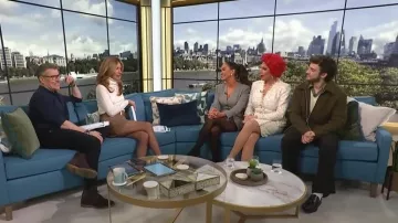 River Island Beige Suede Seam Detail Mini Skirt worn by Cat Deeley as seen in This Morning on January 2026