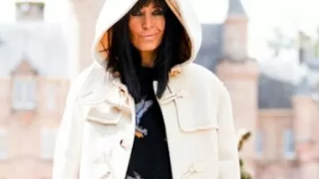 Veston de sport Claudia Winkleman S4 de The Traitors UK porté par Self - Presenter (Claudia Winkleman) tel que vu dans The Traitors