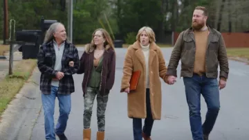 Bellerose Praline Edith Coat worn by Erin Napier as seen in Home Town (S10E03)