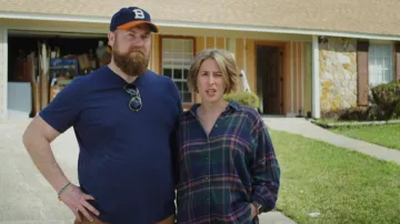 American Eagle Women’s Flannel worn by Erin Napier as seen in Home Town (S10E03)