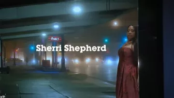 Sachin + Babi Giovanna Strapless Pleated Floral-Print Gown worn by Sherri Shepherd as seen in Sherri on January 14, 2026