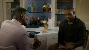 Chemise transparente All Saints Ando portée par Andre Richardson (Sean Freeman) telle que vue dans Beyond the Gates (S02E02)