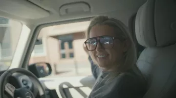 Saint Laurent Dune Aviator Glasses worn by Molly-Mae Hague as seen in Molly-Mae: Behind It All (S03E05)