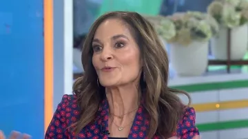 Alice + Olivia Greyson Blazer worn by Joy Bauer as seen in Today on January 21, 2026