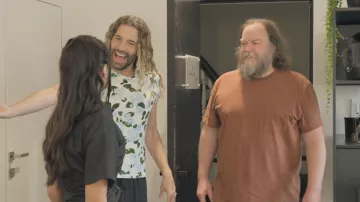 L'Agence Ressi Tee worn by Jonathan Van Ness as seen in Queer Eye (S10E02)
