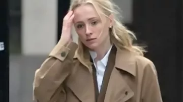 Roba S01 Abrigo marrón de Sophie Turner que lleva Zara (Sophia Turner) en Steal (S01)