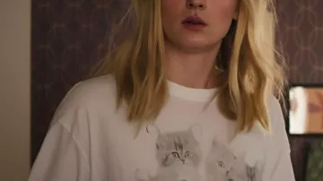 Steal S1 Zara Dunne Kitten Printed Tee worn by (Zara Dunne) in Steal (S01)