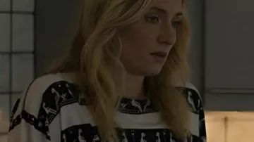 Steal S01 Zara Dunne Black and White Tee worn by Zara (Sophia Turner) in Steal (S01)