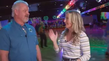 Veronica Beard Amada Striped V-Neck Pullover worn by Becky Worley as seen in Good Morning America on  January 21, 2026